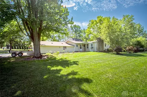 767 Lakengren Dr, Eaton, OH 45320