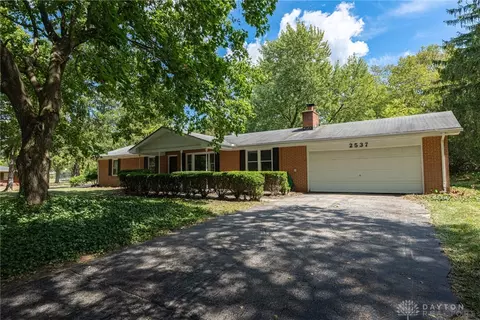 2537 Greene Hills Dr, Dayton, OH 45431