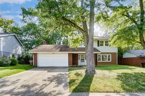 1562 Glendale Dr, Fairborn, OH 45324