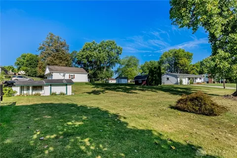 Exterior - 5776 Decker Rd, Franklin, OH 45005 photo 6 of 8