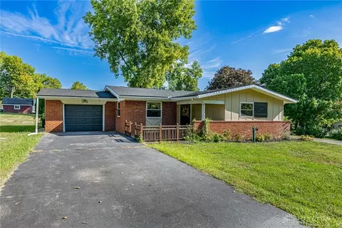 Exterior - 5776 Decker Rd, Franklin, OH 45005 photo 2 of 8