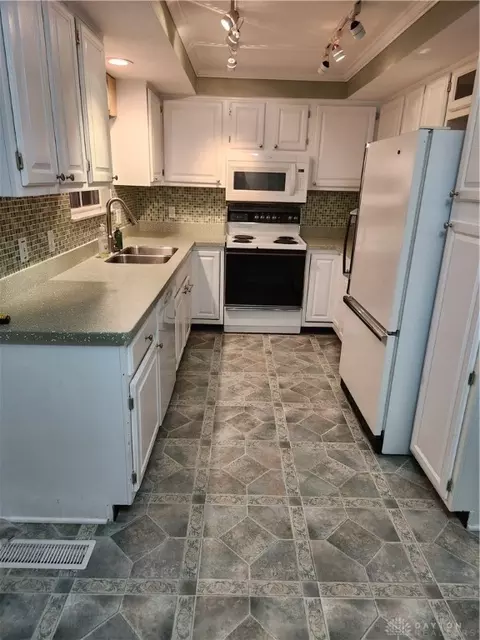 1153 Vester Ave, Springfield, OH 45503 photo 11