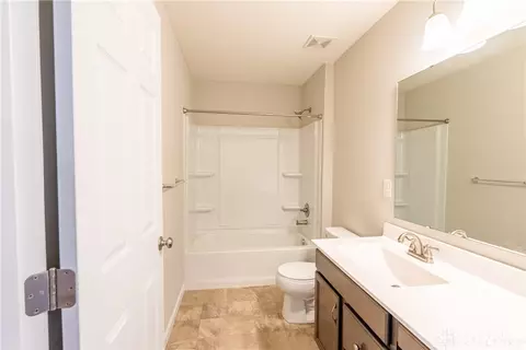 Bath - 1525 Eagle Ct, Maineville, OH 45039 photo 5 of 6