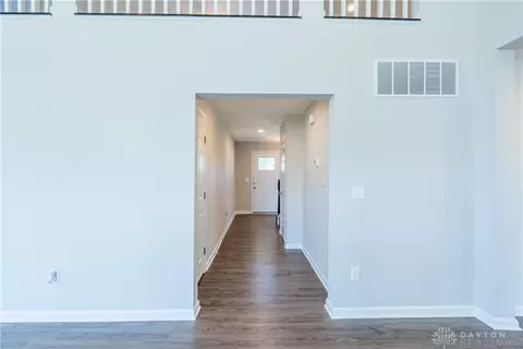Entry Way - 1525 Eagle Ct, Maineville, OH 45039 photo 6 of 14