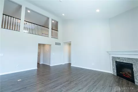 Living - 1525 Eagle Ct, Maineville, OH 45039 photo 2 of 3