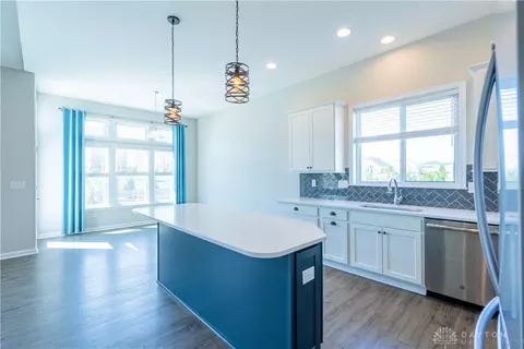 Kitchen - 1525 Eagle Ct, Maineville, OH 45039 photo 2 of 5