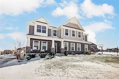 1878 Woodgrove Dr, Springboro, OH 45066