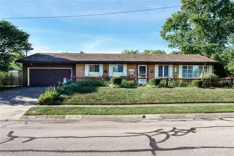 400 Farnsworth Dr, Dayton, OH 45449