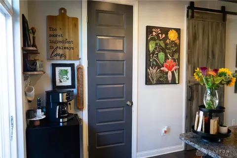 Entry Way - 404 Brownstone Row, Springboro, OH 45066 photo 9 of 18