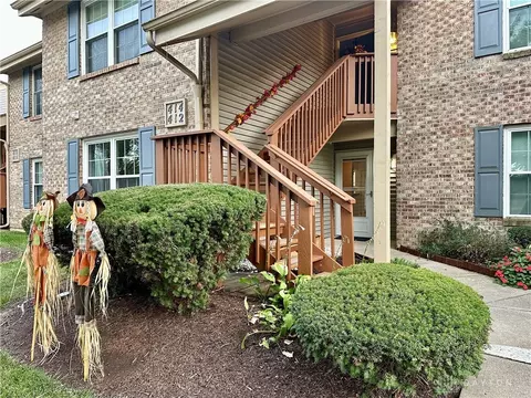 412 Waterfront Pl, Washington Township, OH 45458