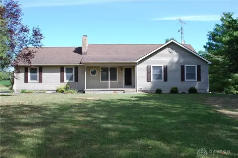 590 W Krepps Rd, Xenia, OH 45385