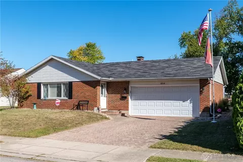 1814 Wilshire Dr, Piqua, OH 45356