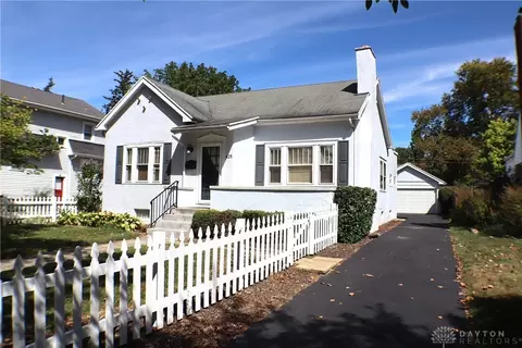 425 Telford Ave, Oakwood, OH 45419