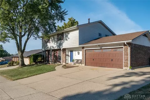 5565 Clagston Ct, Huber Heights, OH 45424