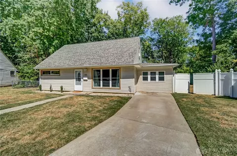 Exterior - 1109 Mendota Ct, Dayton, OH 45420 photo 2 of 6