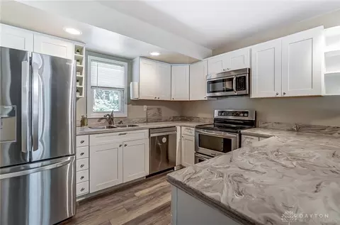 Kitchen - 1109 Mendota Ct, Dayton, OH 45420 photo 2 of 5