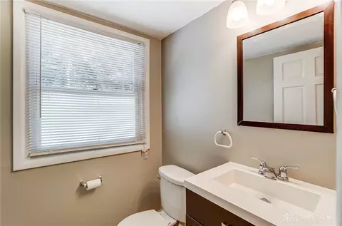 Bath - 1109 Mendota Ct, Dayton, OH 45420 photo 2 of 2