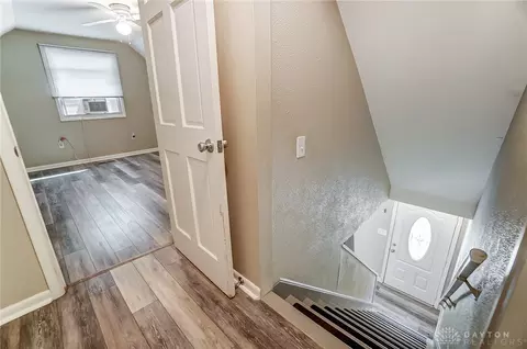 Entry Way - 1109 Mendota Ct, Dayton, OH 45420 photo 2 of 2