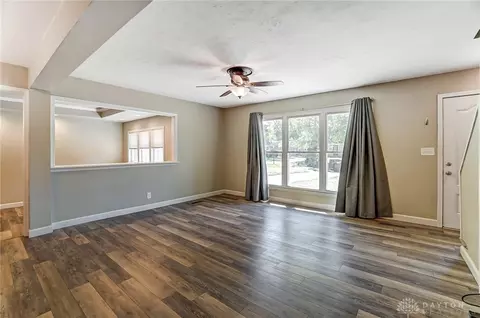 Living - 1109 Mendota Ct, Dayton, OH 45420 photo 1 of 9