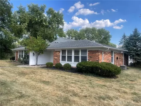 5930 Troy Villa Blvd, Huber Heights, OH 45424