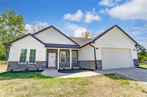 312 Skinner Dr, Dayton, OH 45426