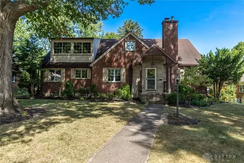 263 Ridgewood Ave, Oakwood, OH 45409