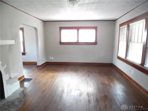 Living - 331 Springbrook Blvd, Dayton, OH 45405 photo 1 of 3