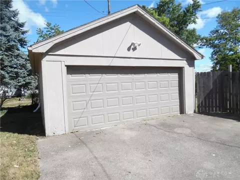 Exterior - 331 Springbrook Blvd, Dayton, OH 45405 photo 2 of 5