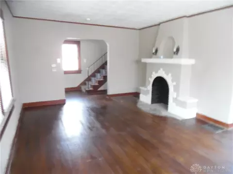 Living - 331 Springbrook Blvd, Dayton, OH 45405 photo 2 of 3