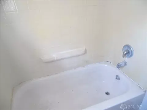 Bath - 331 Springbrook Blvd, Dayton, OH 45405 photo 3 of 5