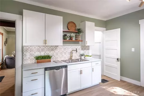 Kitchen - 1622 Mayo Ave, Kettering, OH 45409 photo 2 of 3