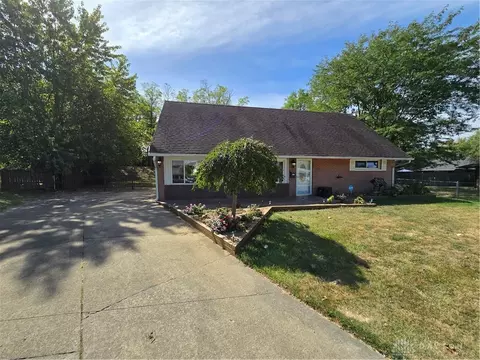 5306 Naples Dr, Huber Heights, OH 45424
