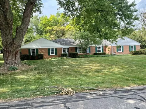 2270 Fiesta Dr, Troy, OH 45373