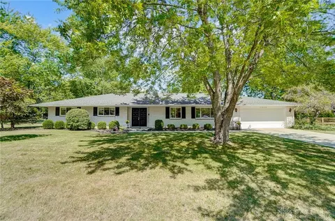 7955 S Oak Ct, Dayton, OH 45458
