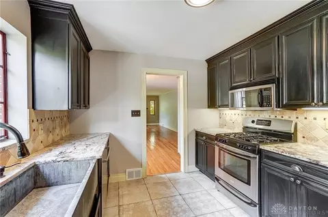 400 N Claridge Dr, Kettering, OH 45429 photo 21