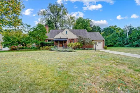 400 N Claridge Dr, Kettering, OH 45429 photo 2