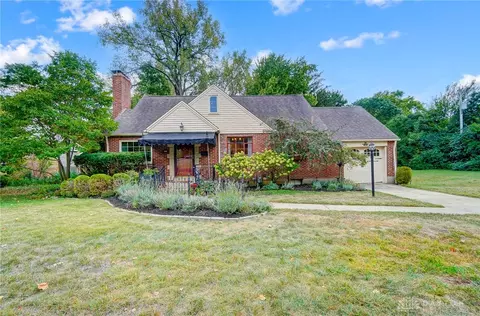 400 N Claridge Dr, Kettering, OH 45429 photo 3