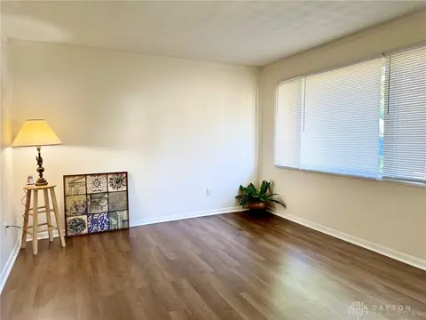 Living - 1806 Springmont Ave, Springfield, OH 45506 photo 3 of 3