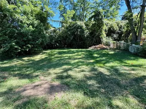 Exterior - 1806 Springmont Ave, Springfield, OH 45506 photo 2 of 3