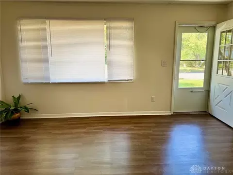 Living - 1806 Springmont Ave, Springfield, OH 45506 photo 2 of 3