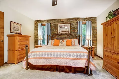 Bedroom - 1122 Green Tree Dr, Dayton, OH 45429 photo 2 of 10