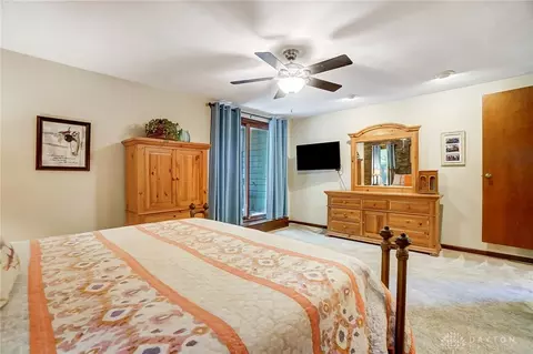Bedroom - 1122 Green Tree Dr, Dayton, OH 45429 photo 3 of 10