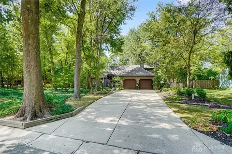 Exterior - 1122 Green Tree Dr, Dayton, OH 45429 photo 3 of 28