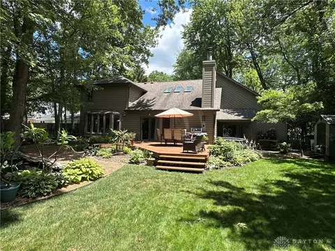 Exterior - 1122 Green Tree Dr, Dayton, OH 45429 photo 23 of 28