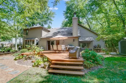 Exterior - 1122 Green Tree Dr, Dayton, OH 45429 photo 7 of 28
