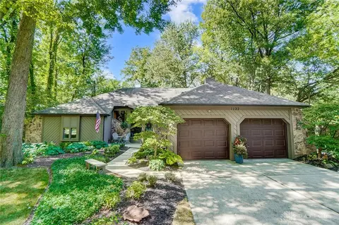 1122 Green Tree Dr, Dayton, OH 45429