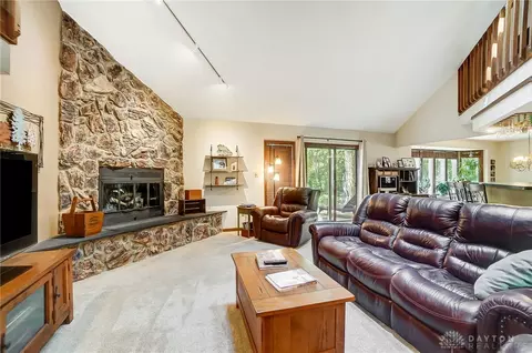 Living - 1122 Green Tree Dr, Dayton, OH 45429 photo 4 of 5