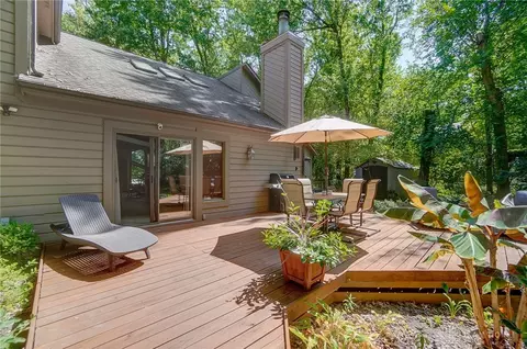 Exterior - 1122 Green Tree Dr, Dayton, OH 45429 photo 9 of 28