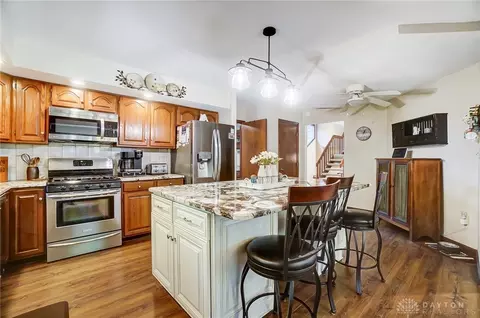 Kitchen - 1122 Green Tree Dr, Dayton, OH 45429 photo 5 of 8