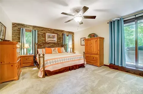 Bedroom - 1122 Green Tree Dr, Dayton, OH 45429 photo 1 of 10